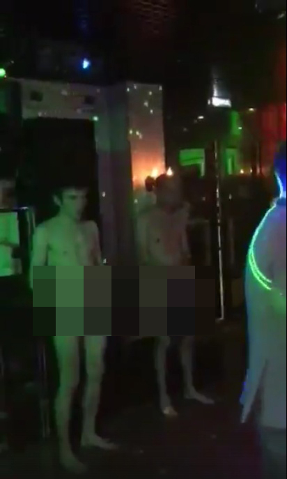 Танцы в голом виде устроили мужчины в одном из ночных клубов Сарова