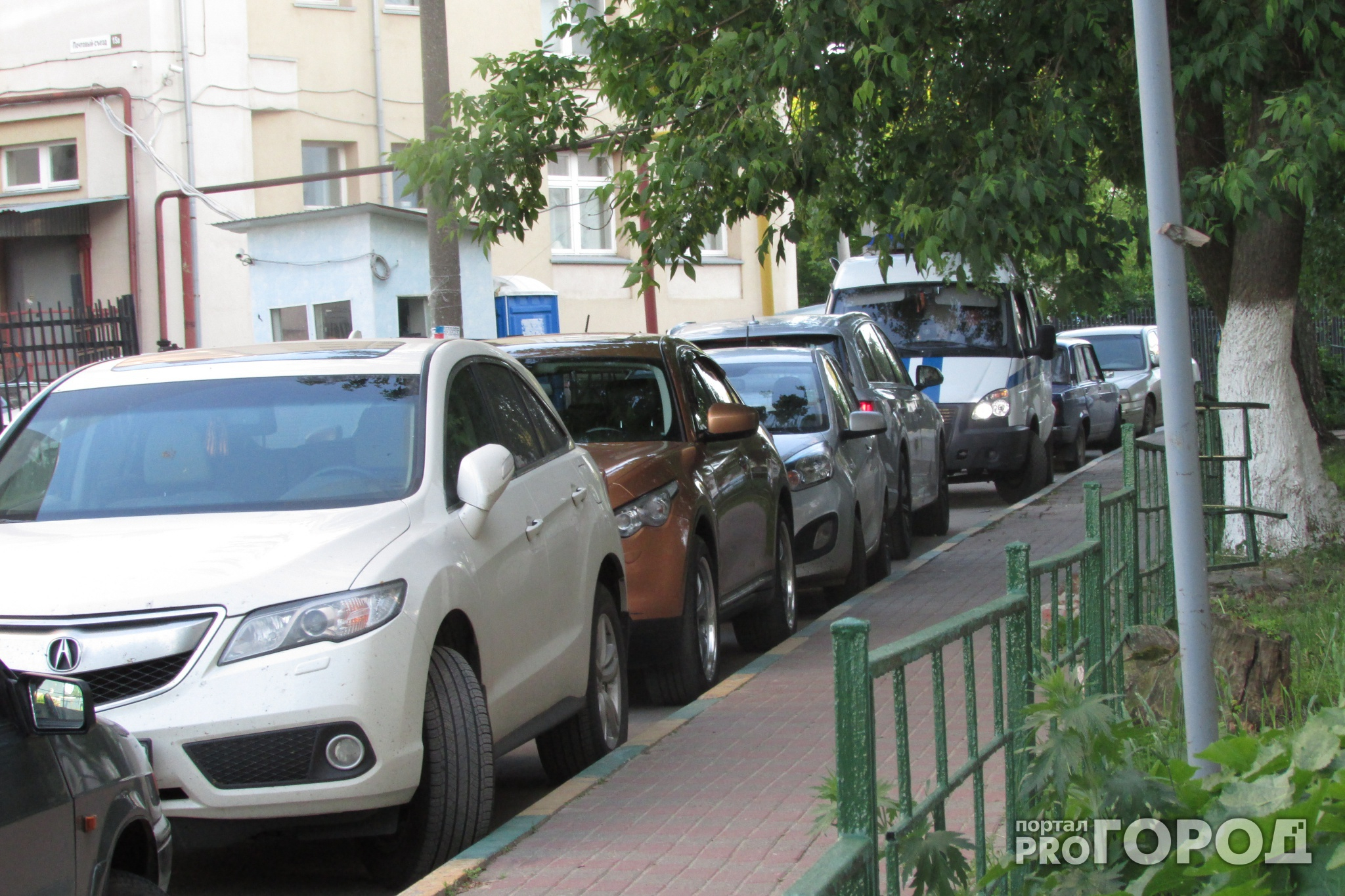 Парковку автомобилей запретят на улице Щербакова с 25 октября