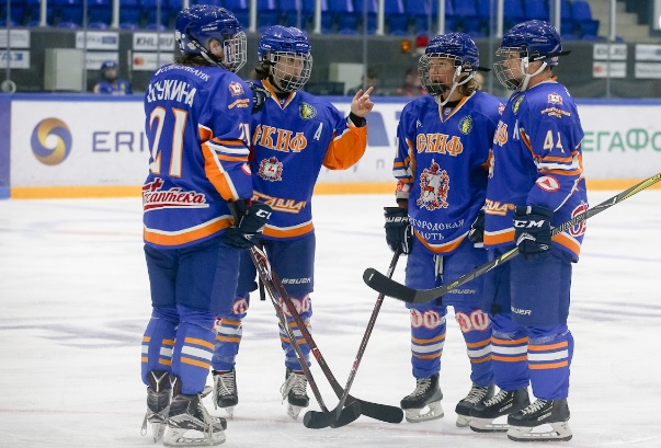 Пять игроков из женского хоккейного клуба "Скиф" вызвали в сборную России