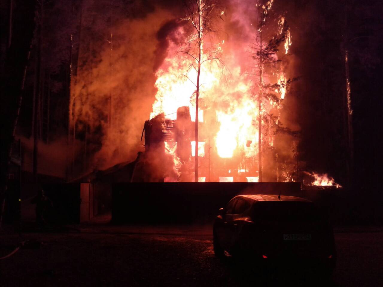 База отдыха с детьми горела в Городецком районе ночью 2 ноября (ФОТО, ВИДЕО)