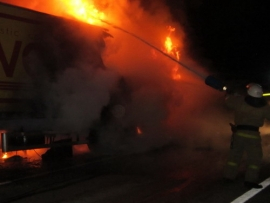 Автомобиль и гараж горели в Нижегородской области минувшей ночью