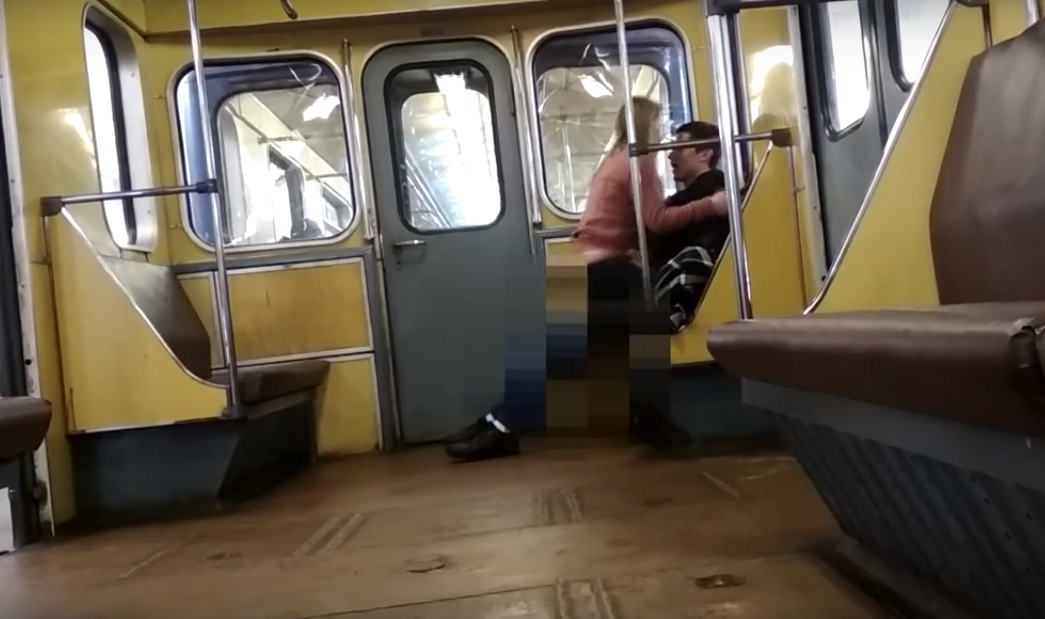 Молодые люди, занявшиеся сексом в нижегородском метро, заплатят штраф 50 тысяч рублей