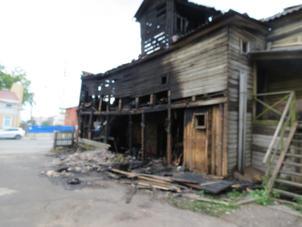 Пилорама на площади 400 квадратных метров сгорела в Кулебаках