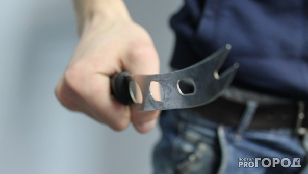 17-летний подросток ранил ножом трех знакомых из-за планшета в Лыскове