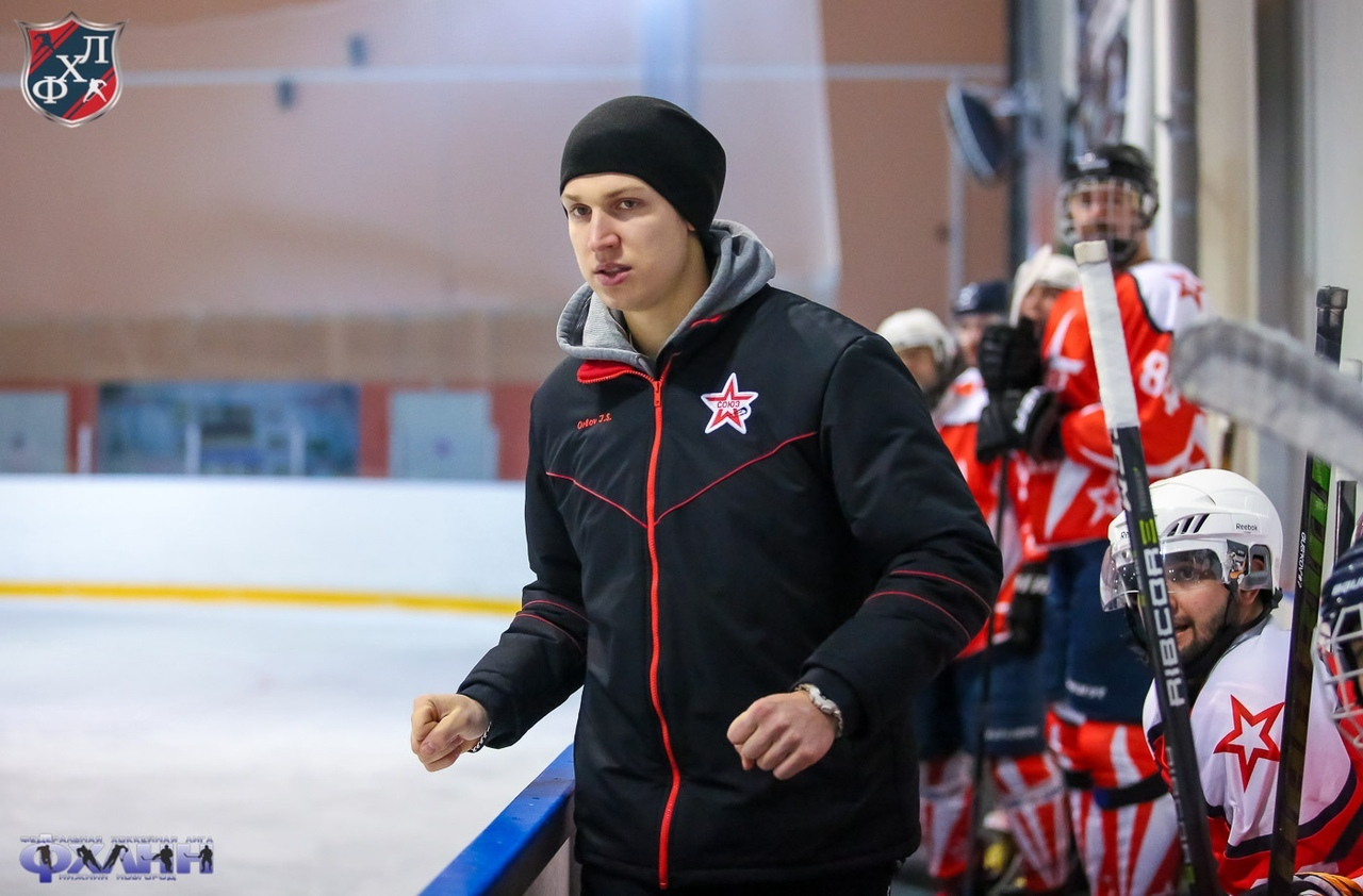Получилось «завести» ему сердце: нижегородец Иван Орлов спас жизнь хоккеисту прямо на льду (ВИДЕО)