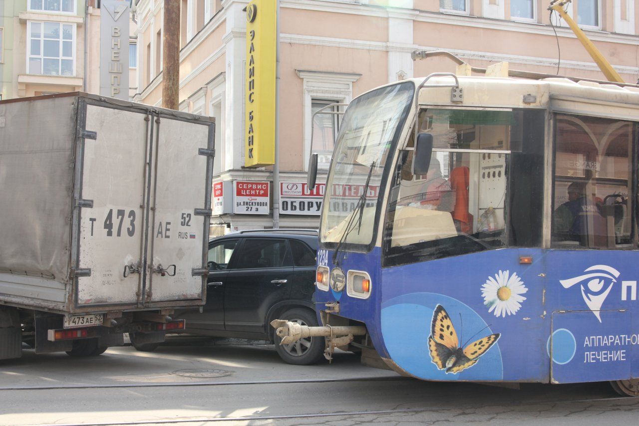 Движение трамваев № 3 и 21 закрыто в Нижнем Новгороде