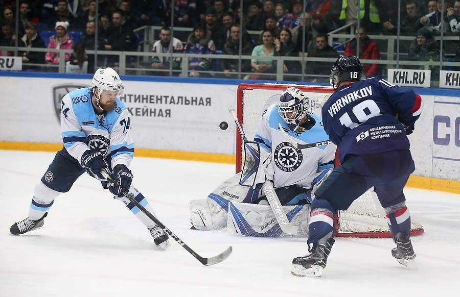"Торпедо" победило "Сибирь" и обеспечило себе место в плей-офф  КХЛ
