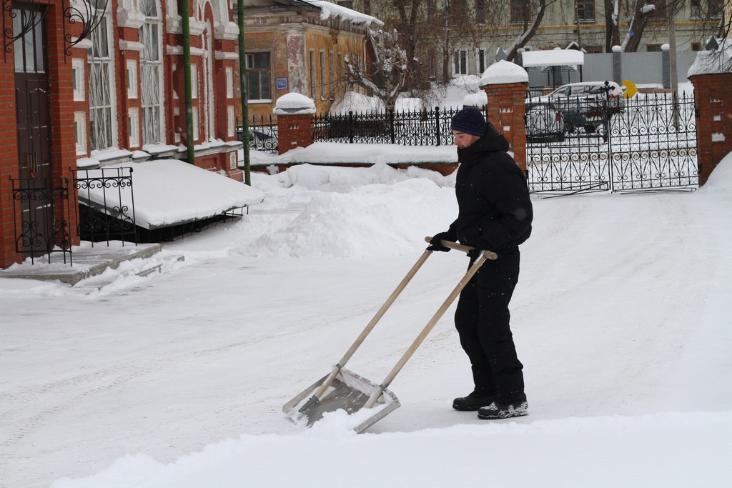 Названы улицы Нижнего Новгорода, где убирают снег в ночь на 21 февраля