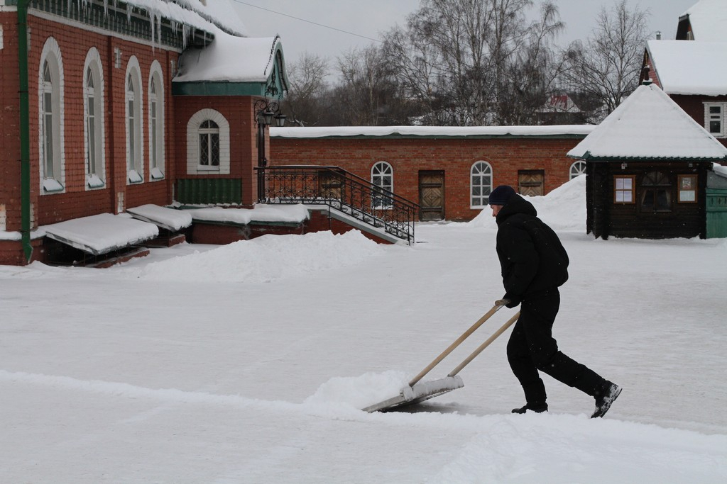 Назван список нижегородских улиц, где будут убирать снег утром 26 февраля