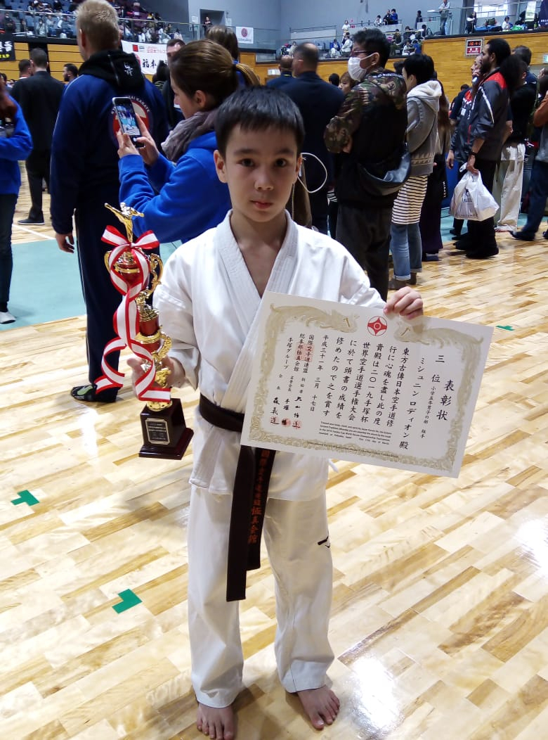 11-летний Родион Мишунин завоевал бронзу на соревнованиях по киокушин карате в Японии