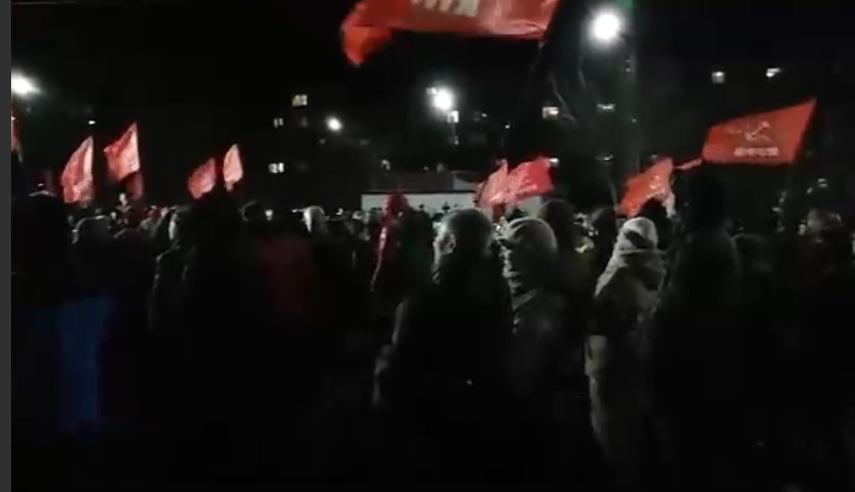 В Балахне прошел ночной митинг против строительства гидроузла на Волге