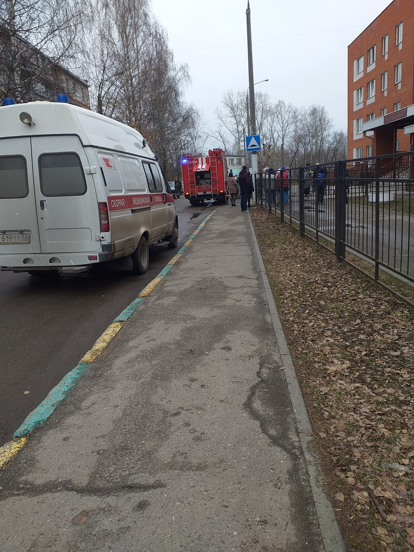 Семь больниц, восемь школ и торговый центр "заминировали" в Нижнем Новгороде