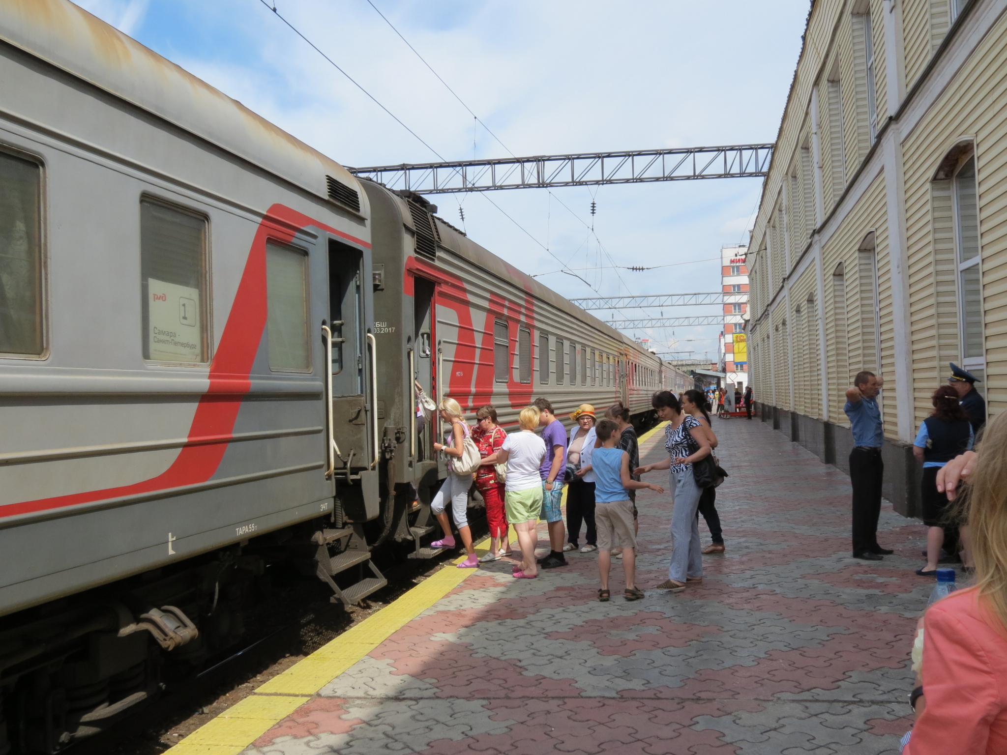 Новые пригородные поезда появились в летнем расписании