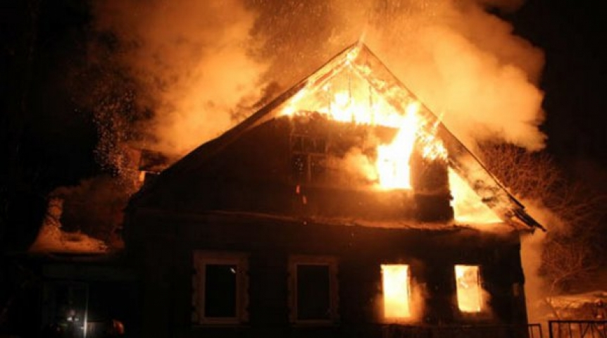 Пожилая женщина сгорела заживо при пожаре в собственном доме в Кстове