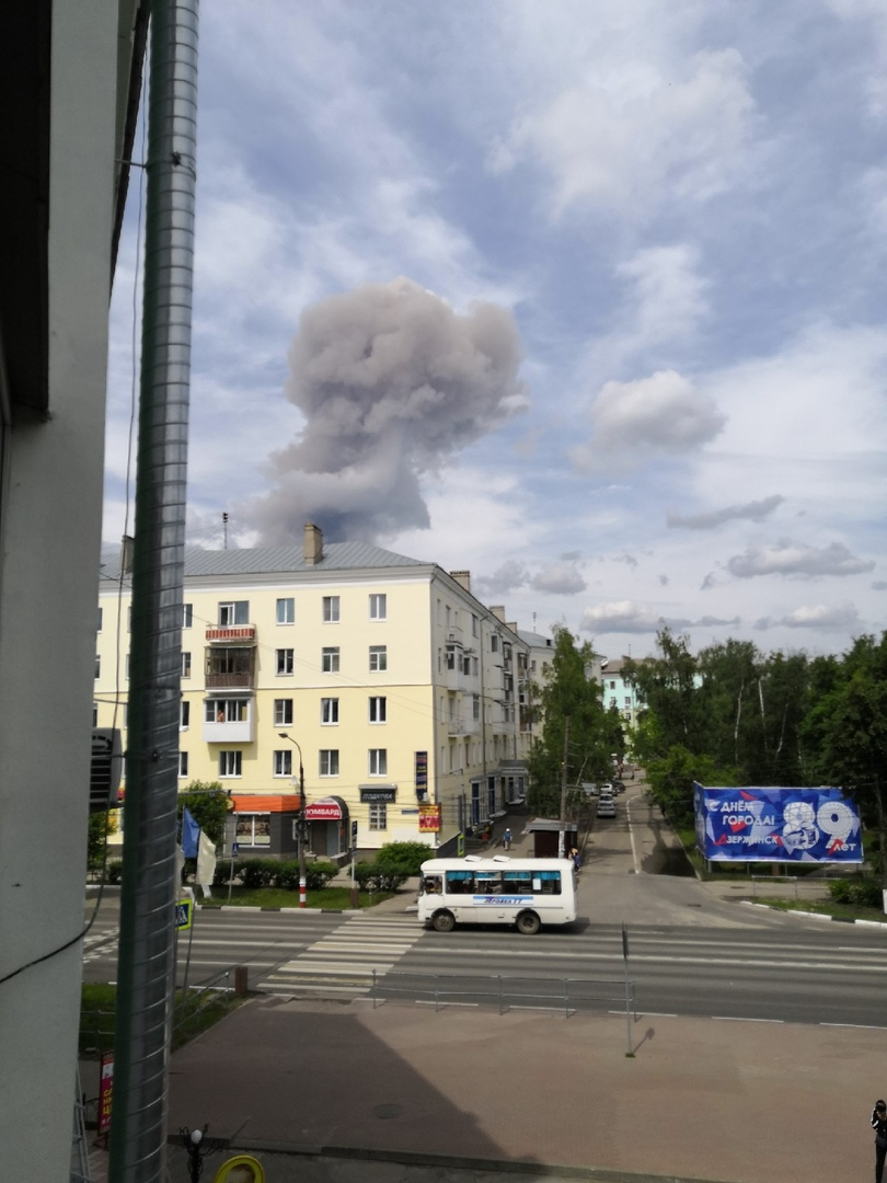 Снаряды вокруг здания: 19 человек пострадали от взрыва на заводе "Кристалл" в Дзержинске (Аудиозапись МЧС)