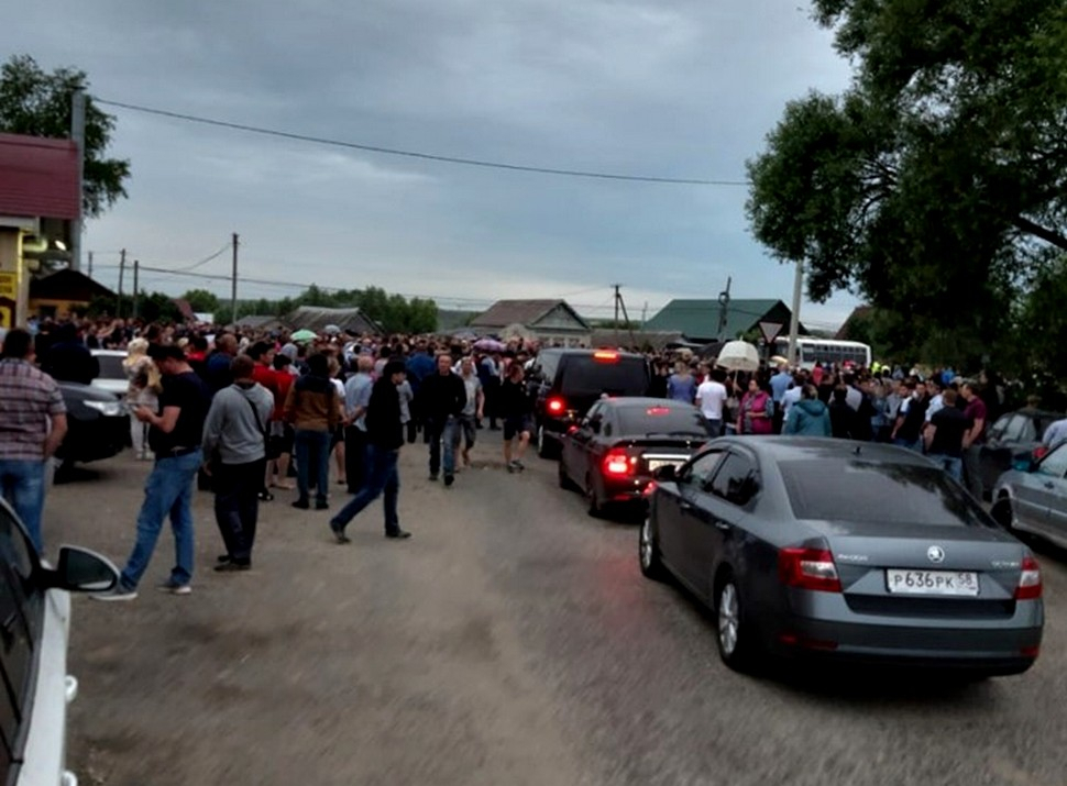 После массовой драки более 170 человек доставлены в полицию в Пензенской области (ВИДЕО)