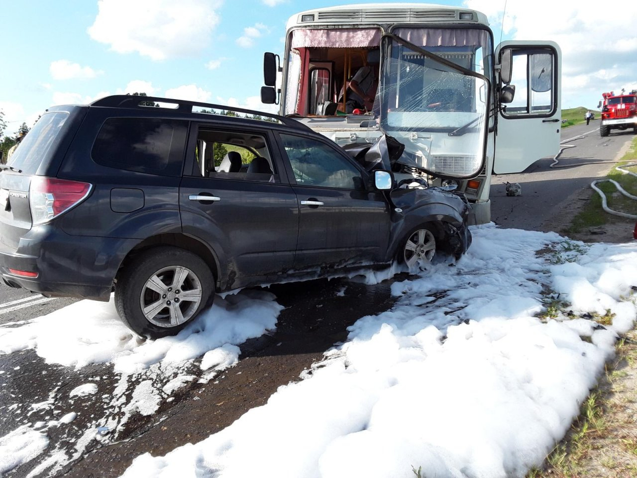 Иномарка влетела в автобус в Нижегородской области: семь человек пострадали (ФОТО)