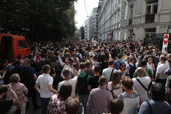 На акции протеста в Москве задержали более 1300 человек (ФОТО, ВИДЕО)