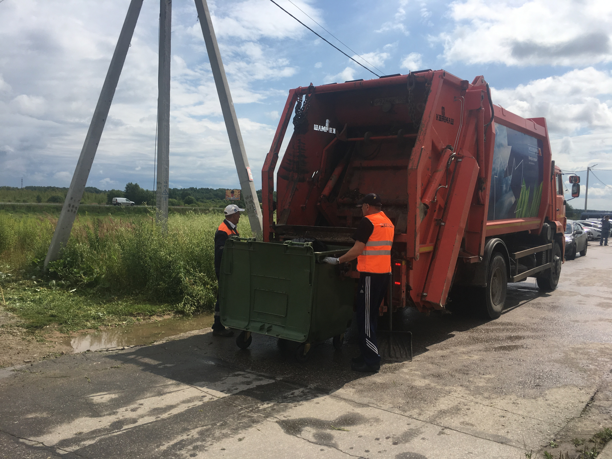 В пяти районах Нижегородской области количество жалоб на вывоз мусора и содержание контейнерных площадок сократилось на 85%