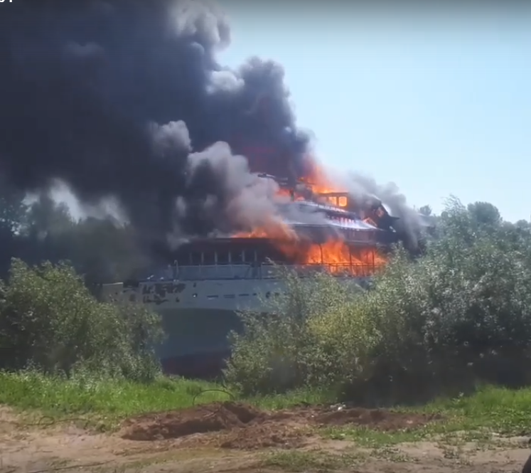 Стали известны подробности о пожаре на теплоходе «Святая Русь» в Нижегородской области (ВИДЕО)