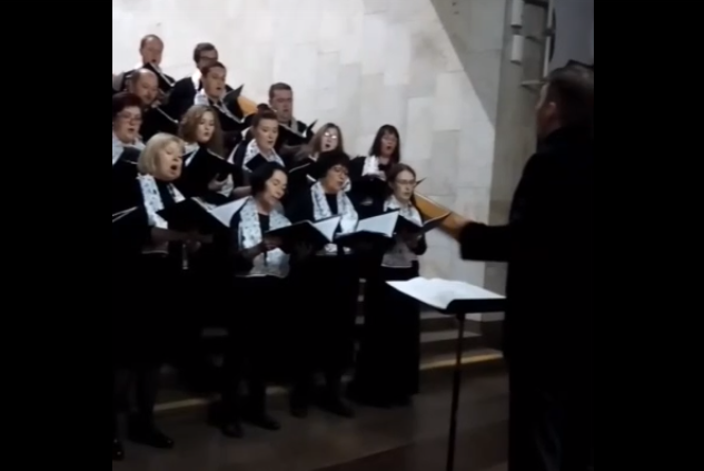 Камерный хор «Нижний Новгород» выступил для пассажиров метро (ВИДЕО)