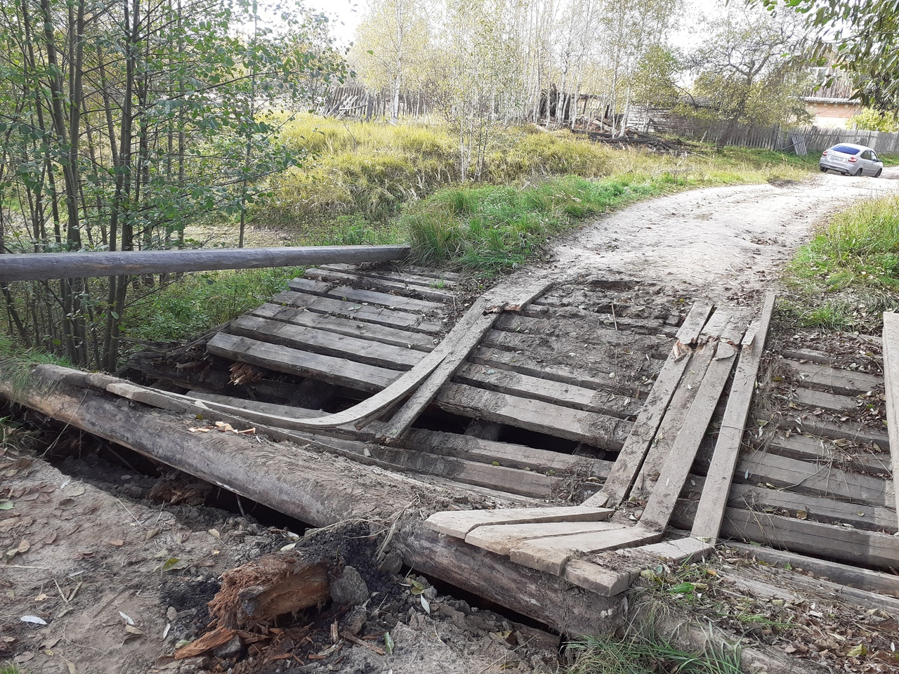 Пожарные сломали мост, когда ехали на вызов в Семеновском районе (ФОТО)