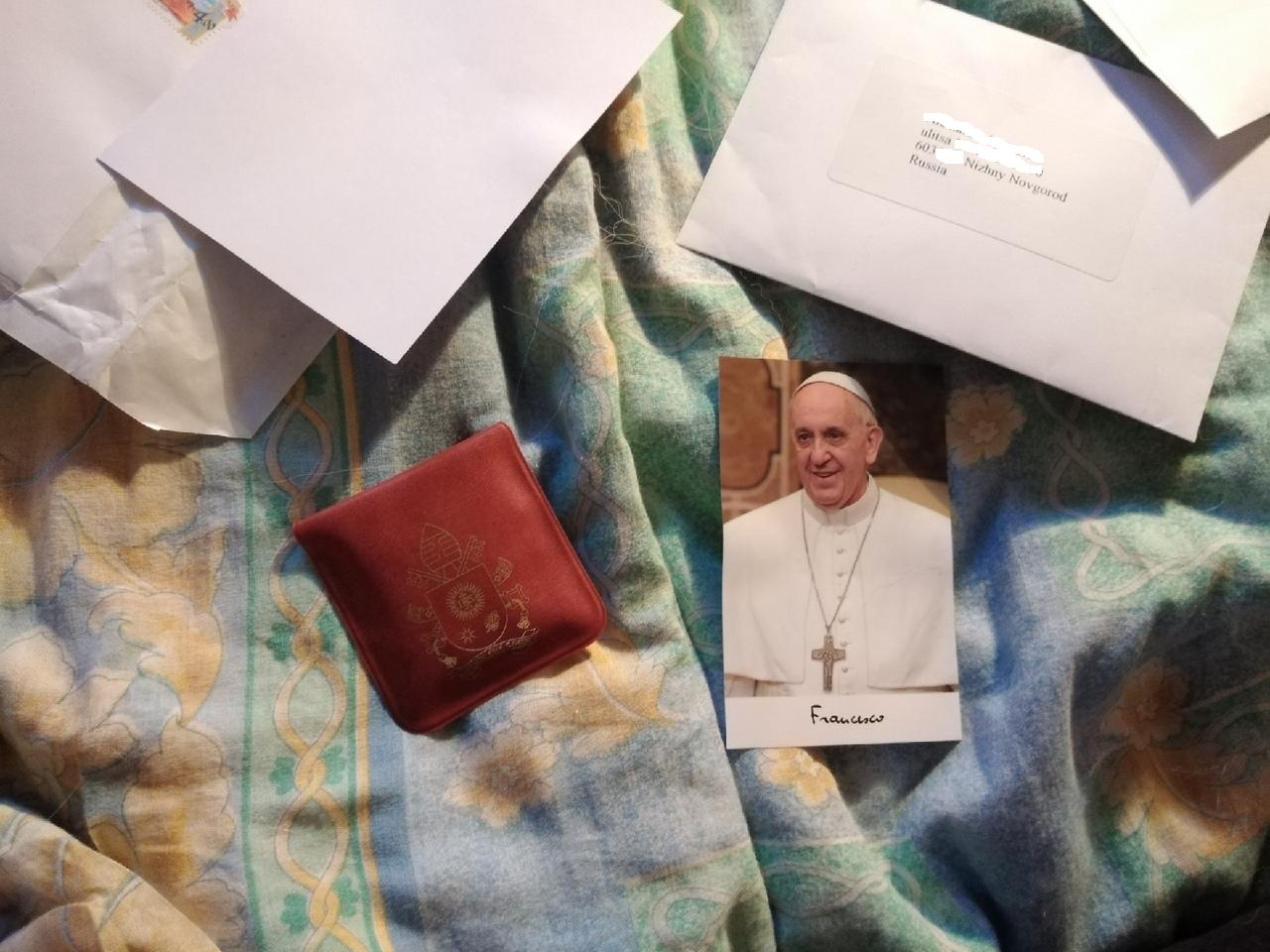 Нижегородский школьник получил письмо и подарок от Папы Римского (ФОТО)
