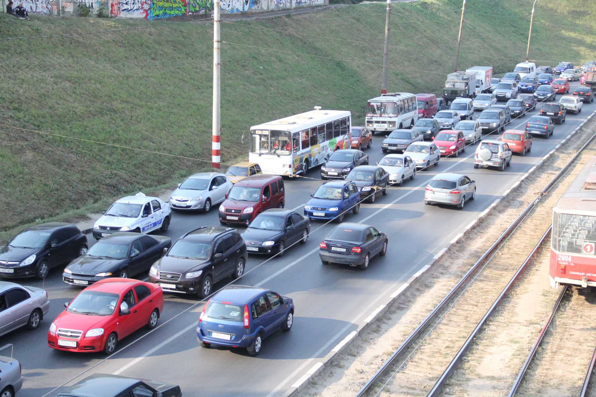 Восьмибальные пробки сковали нижегородские дороги вечером 15 октября