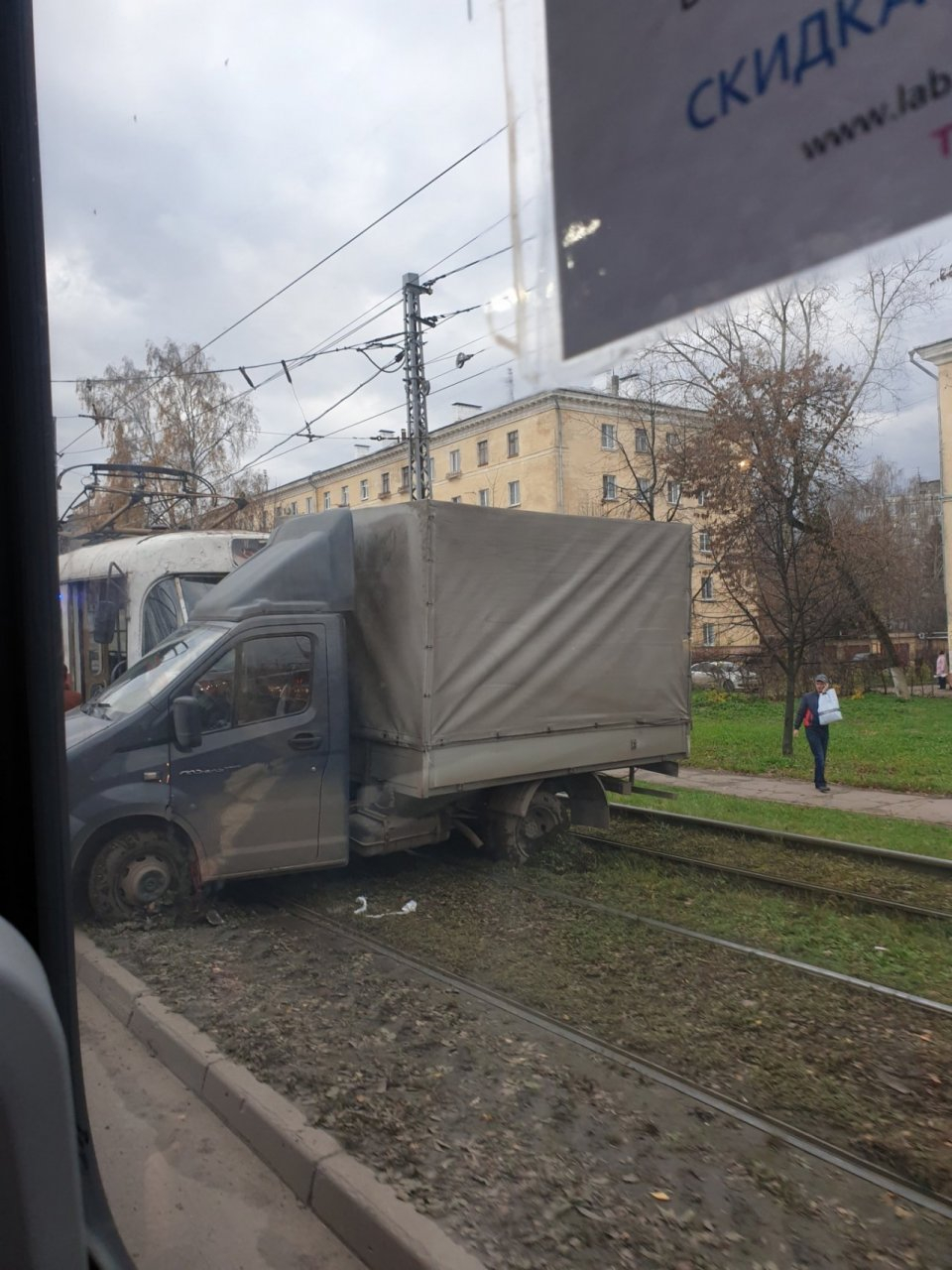 Они принципиально не останавливаются: трамвай протаранил «Газель» в Нижнем Новгороде (ФОТО, ВИДЕО)