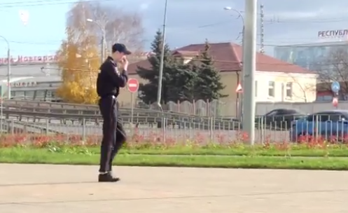 Нижегородский блогер переоделся в полицейского ради социального эксперимента (ВИДЕО)