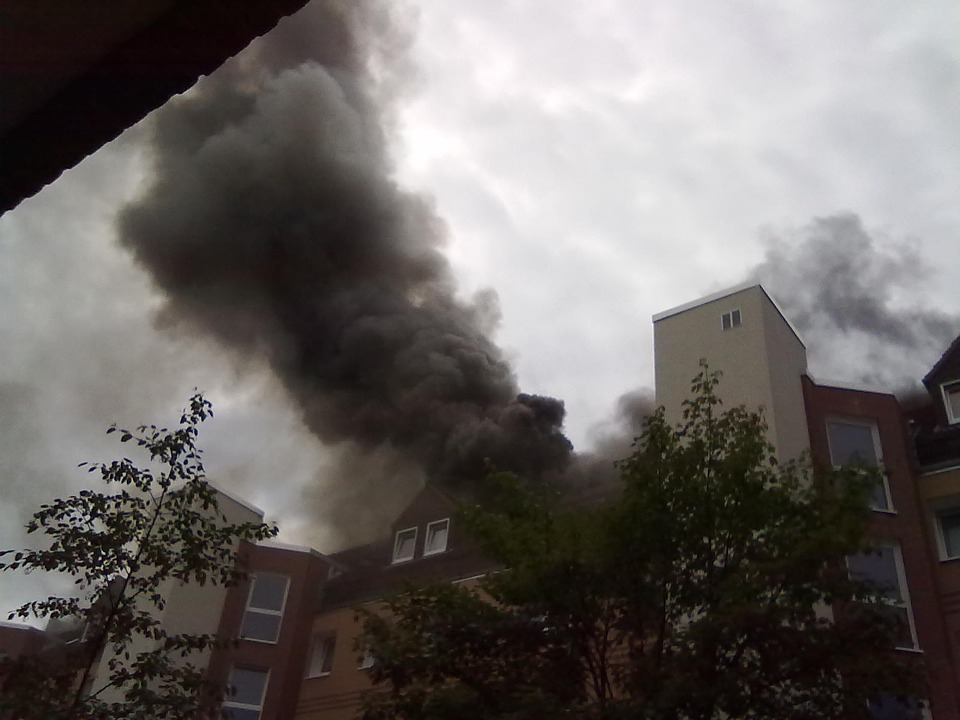 Поджог квартиры привел к пожару и эвакуации людей в Нижнем Новгороде
