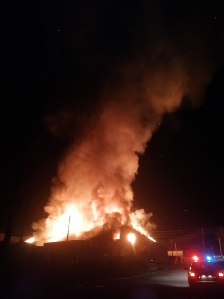 Огромный склад площадью 800 квадратных метров горел в Кулебаках (ФОТО, ВИДЕО)