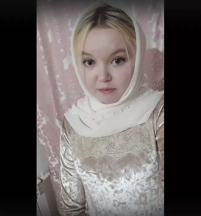 Фото к статье: Сорвалась свадьба: сбежавшая за чеченцем Камиля Абдулкадирова возвращается домой (ВИДЕО)