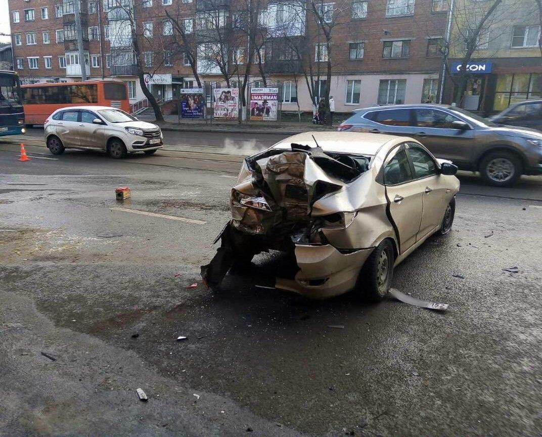 Очевидцы задержали пьяного водителя, устроившего массовое ДТП в Нижнем Новгороде (ФОТО, ВИДЕО)