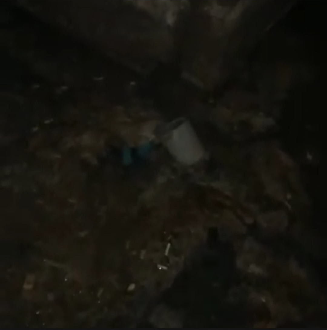 «Вонь жуткая»: подвал жилого дома в Канавинском районе заливает водой с фекалиями