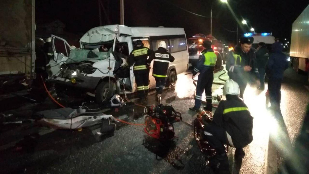 16 человек пострадали и один погиб в аварии с микроавтобусом и фурой под Владимиром (ФОТО)