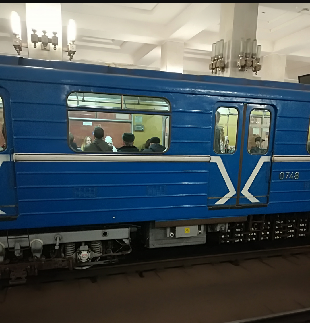 Это отсылка к синему забору: Нижний Новгород попал в Московское метро