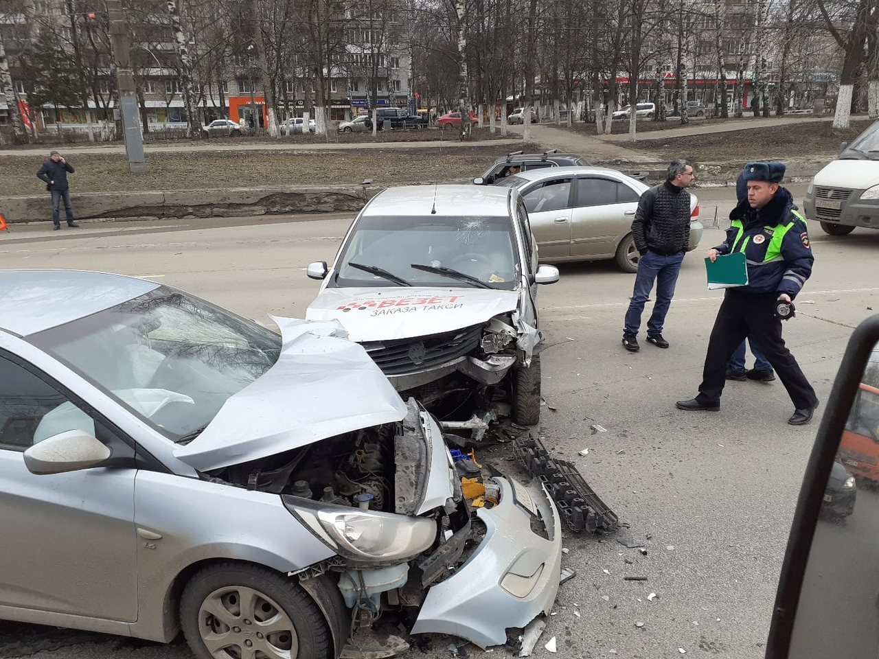 Массовая авария на проспекте Гагарина: столкнулись четыре автомобиля (ФОТО)