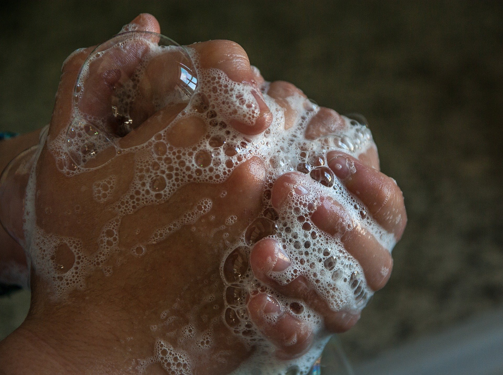 Врач-иммунолог объяснил эффективность мыла в борьбе с коронавирусом