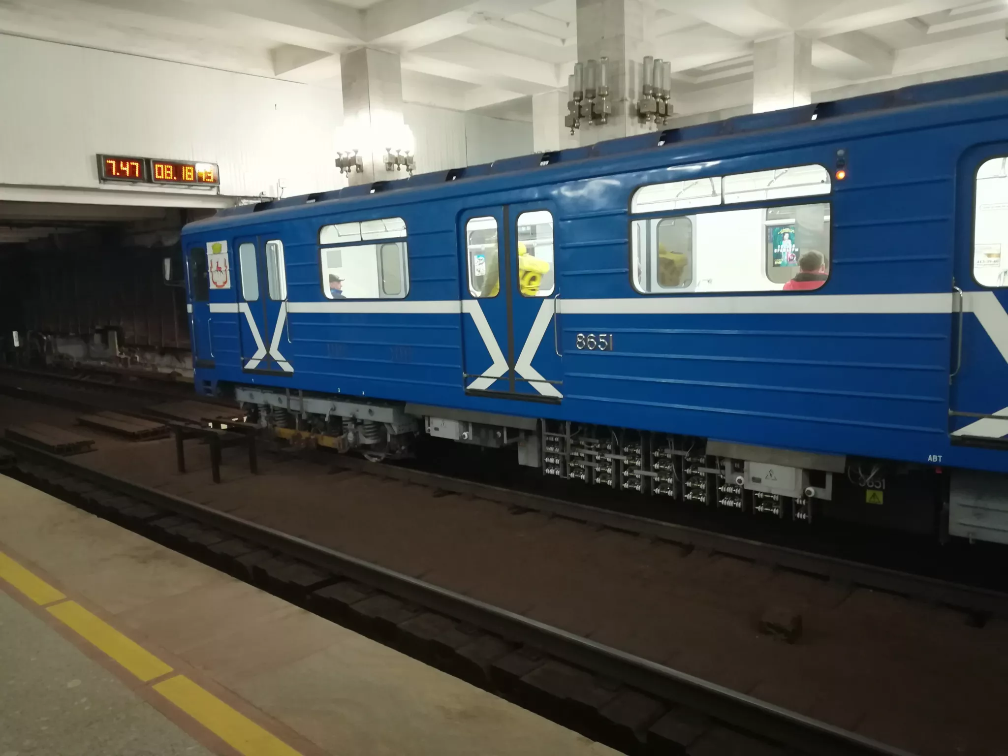Фото к статье: Нижегородский метрополитен увеличивает интервалы между поездами из-за карантина