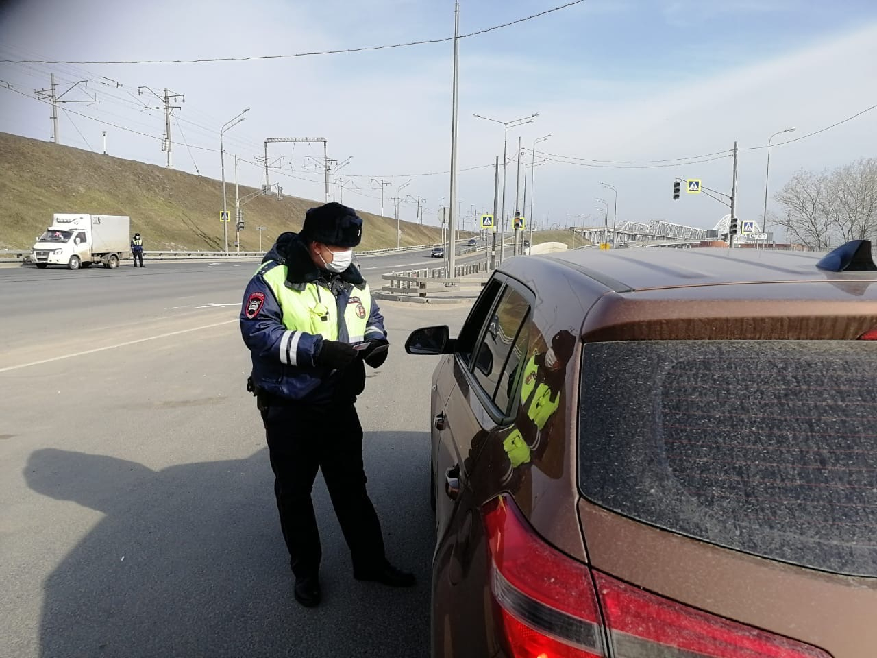 В Нижегородской области сотрудники ГИБДД разворачивают автомобили на въезде