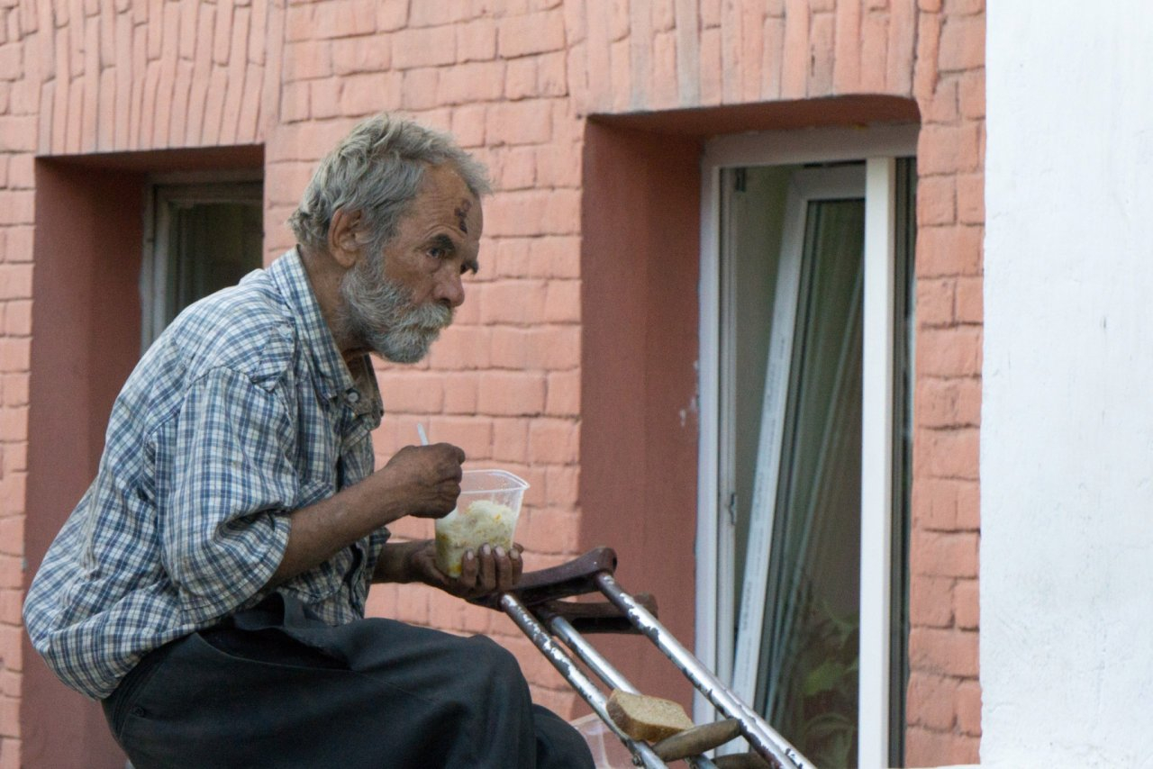 «Теперь негде переждать дождь»: как выживают в пандемию бездомные нижегородцы