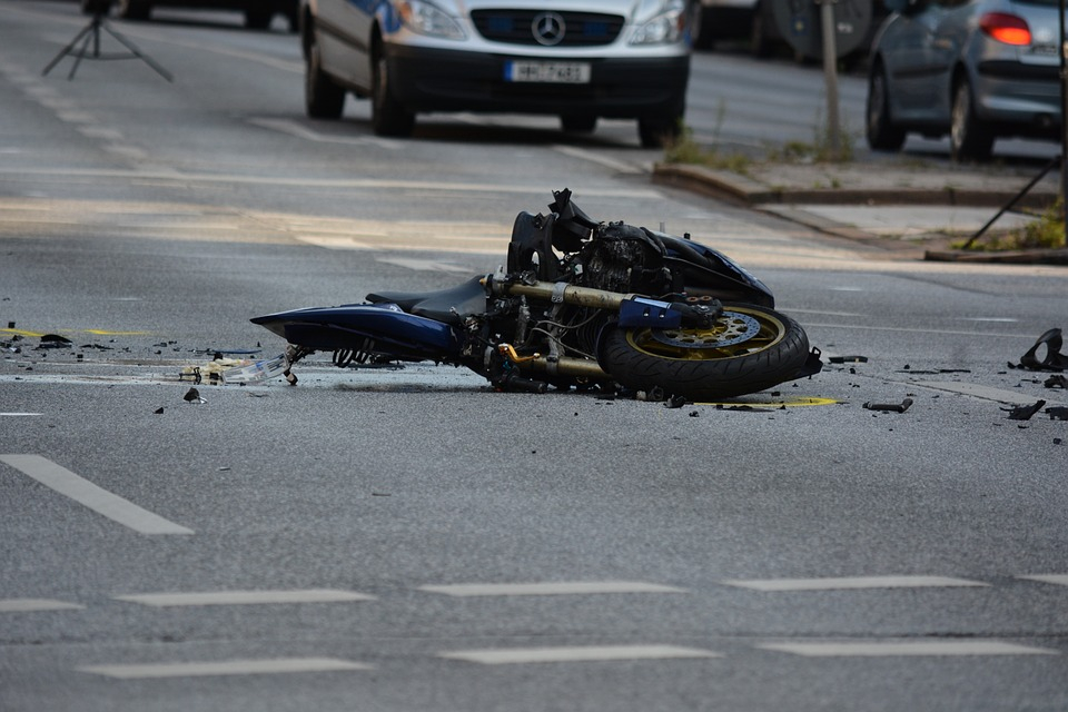 Трое подростков пострадали при столкновении мопеда и мотоцикла в Гагинском районе