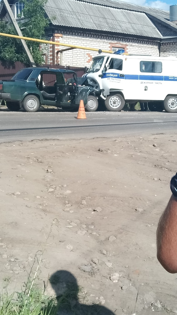 52-летний водитель «Жигулей» врезался в полицейскую «буханку» и погиб в Сергаче