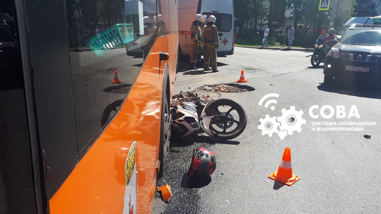 Мотоциклист погиб в аварии с двумя автобусами на проспекте Гагарина (ФОТО)