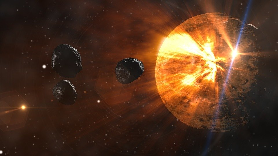 Астероид размером с футбольное поле пролетел недалеко от Земли