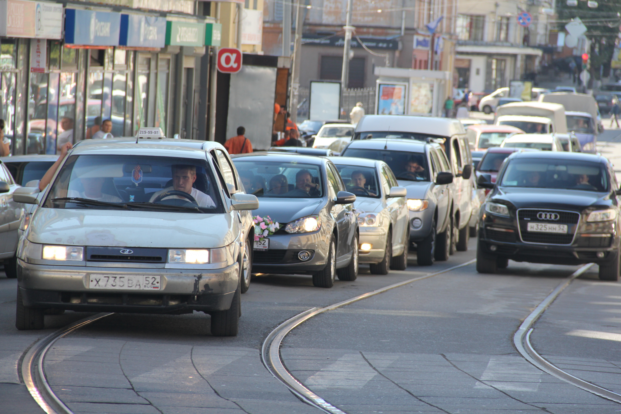 Остановку и стоянку машин запретят на улице Новосоветской Нижнего Новгорода