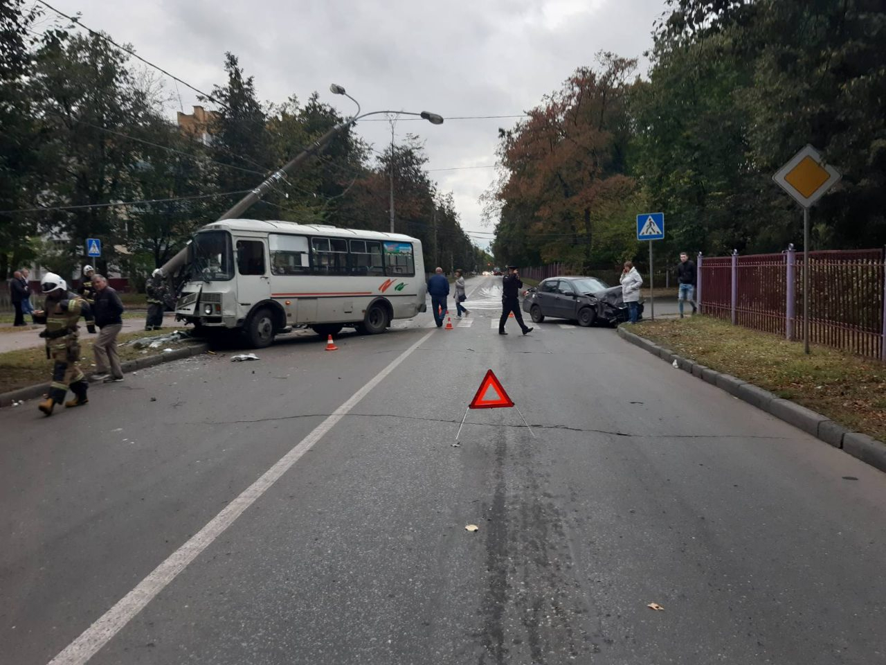 На Автозаводе два человека пострадали в ДТП с автобусом
