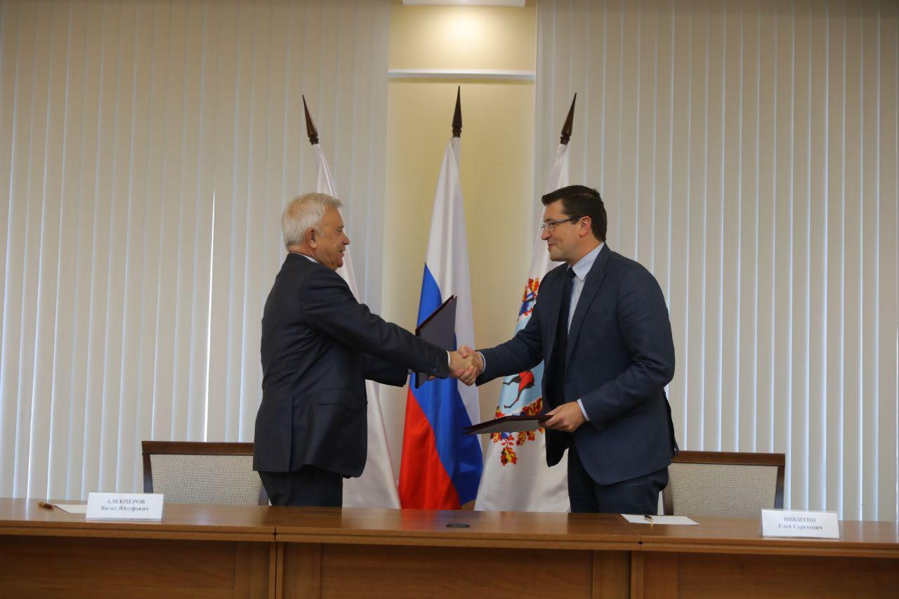 Глеб Никитин и Вагит Алекперов подписали дополнительное соглашение о сотрудничестве