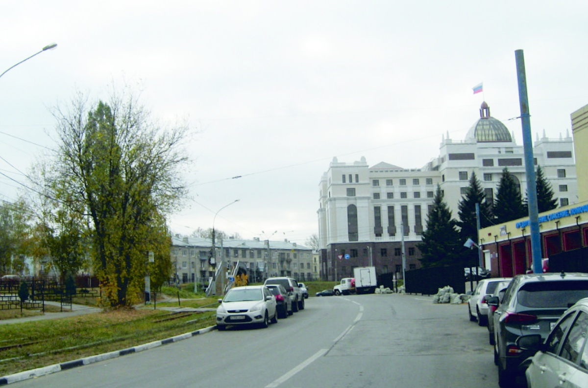 Нижегородским автовладельцам запретят парковаться на Окском съезде
